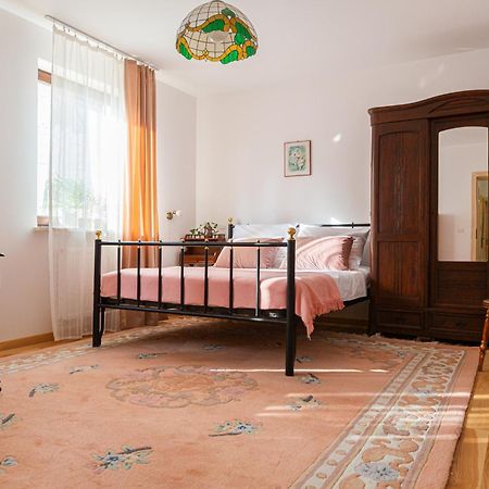 Pink Rose Suite Józefów Exterior foto